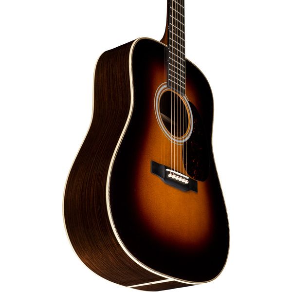 Martin Guitars HD-28 Sunburst